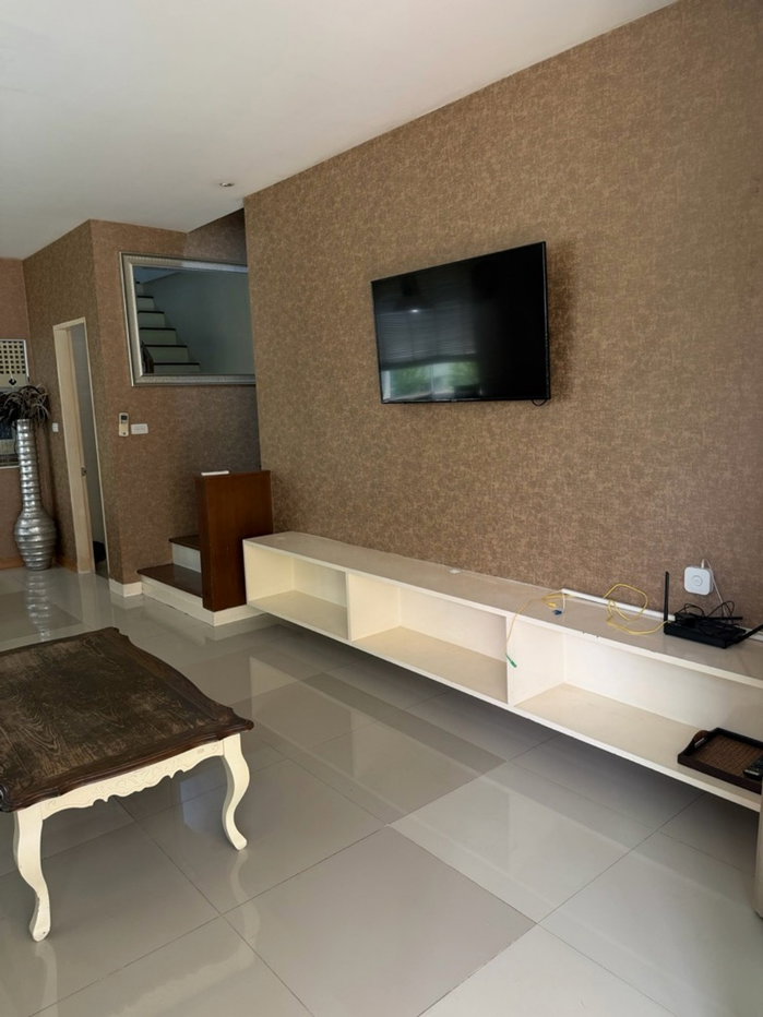 รูป ทาวน์โฮม 3 ชั้น ให้เช่า ในทำเลกรุงเทพกรีฑา ซอย 7 ใกล้ โรงพยาบาลสมิติเวช ศรีนครินทร์และโรงเรียนนานาชาติเวลลิงตัน 🏫 - รูปที่ 8/14