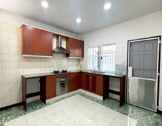 รูป ให้เช่าบ้านเดี่ยว 2 ชั้น ซอยพัฒนาการ 50 / บ้านรีโนเวทใหม่ / ไม่มีเฟอร์นิเจอร์ / แอร์ 6 เครื่อง / อยู่อาศัย หรือ Home Office จดบริษัทได้ - รูปที่ 8/15