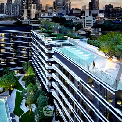 Condos for sale : 2-BR Condo at Ideo Mobi Sukhumvit 40 near BTS Ekkamai (ID 2357552)