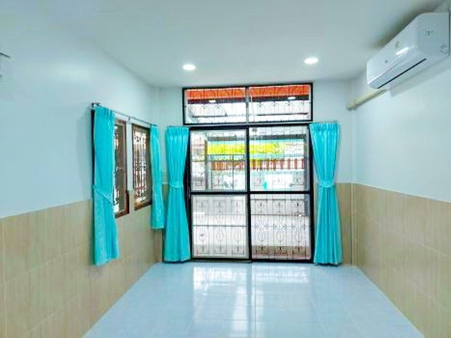 รูป ใกล้ MRT แจ้งวัฒนะ14 600ม. 3นอน 2น้ำ ใกล้รพ. มงกุฏวัฒนะ 500 ม. และตลาดเมืองทอง 24ตร.ว. 192ตร.ม. ทาวน์เฮาส์ 2ชั้น ตกแต่งใหม่ครบ - รูปที่ 3/8
