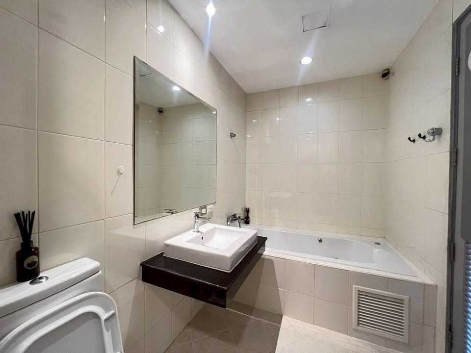 picture [RENT]  ST0782  The Master Centrium Asoke - Sukhumvit      (ID with @in front, LINE ID:  @idhomeland) - 2/18