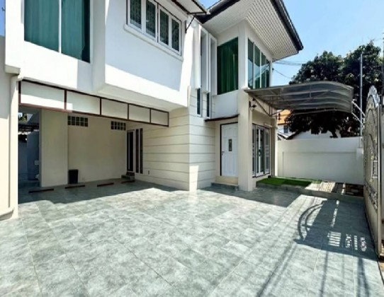 รูป ให้เช่าบ้านเดี่ยว 2 ชั้น ซอยพัฒนาการ 50 / บ้านรีโนเวทใหม่ / ไม่มีเฟอร์นิเจอร์ / แอร์ 6 เครื่อง / อยู่อาศัย หรือ Home Office จดบริษัทได้ - รูปที่ 15/15