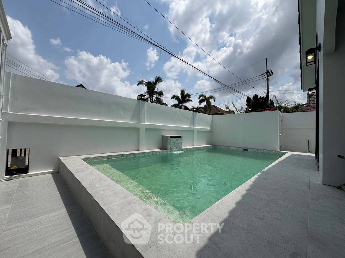 รูป วิลล่า 4-ห้องนอน ใกล้ พัทยาตะวันออก (ID 2761002) - รูปที่ 2/20