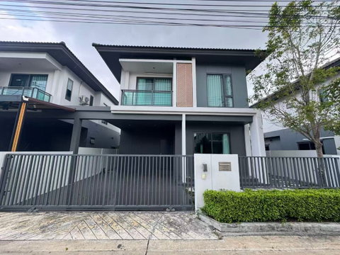 บ้านทรงโมเดิร์น2ชั้นในโครงการภัททา พัทยา ใกล้โรงเรียนศรีสุวิช โรงโป๊ะ ตะเคียนเตี้ย