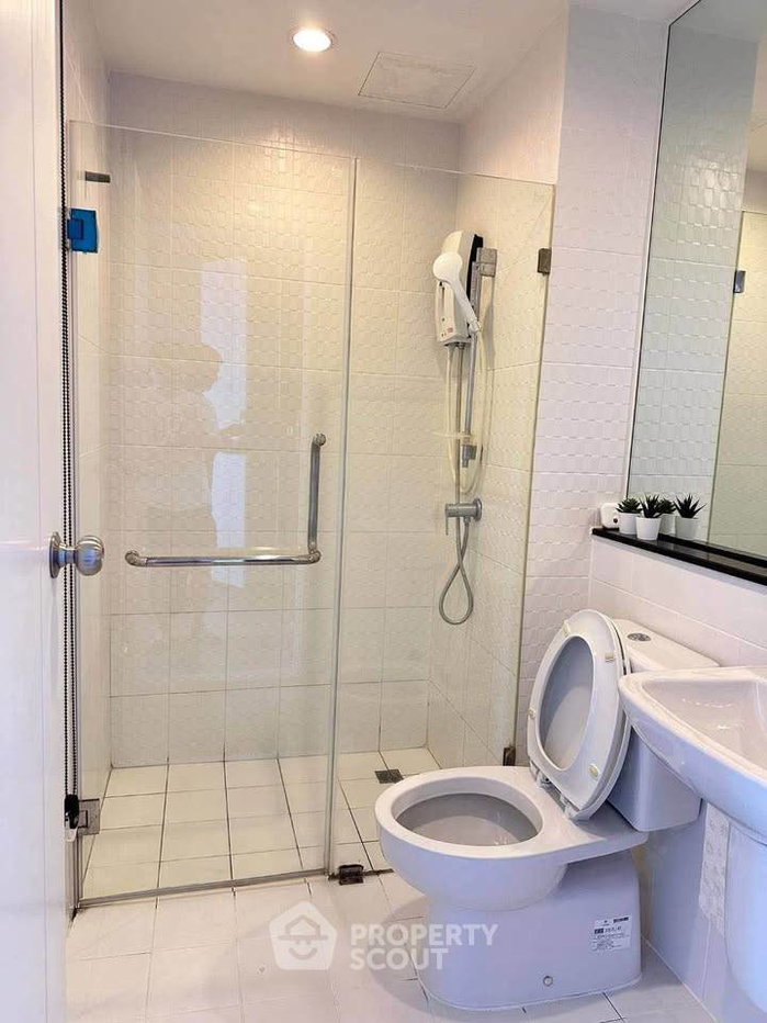 picture 2-BR Condo at The Tree Interchange near MRT Bang Pho (ID 2762020) - 3/9