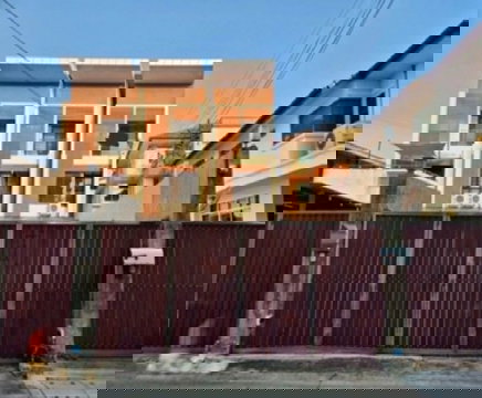 ให้เช่าทาวน์โฮม 3 ชั้น ซอยอารีย์สัมพันธ์ พหลโยธิน ใกล้ BTS อารีย์ จอดรถ 4-5 คัน แอร์ 4 เครื่อง เหมาะเป็นสำนักงาน จดบริษัทได้