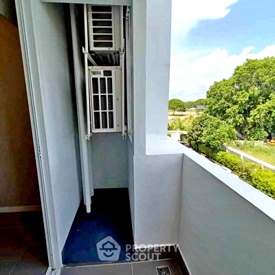 Condos for rent Jomtien Sai 1 : 1-BR Condo at The Orient Resort & Spa close to Pattaya (ID 2540400)