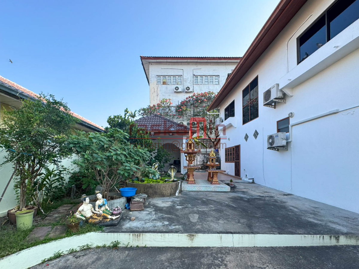 รูป บ้าน 2 ชั้น ขายที่ซอยสยามคันทรีคลับ – 5 ห้องนอน ราคาดีเพียง 6.5 ล้านบาท - รูปที่ 3/35