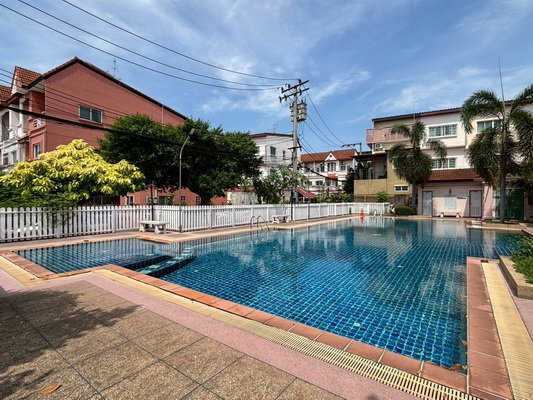 รูป ขายทาวน์เฮ้าส์ นวมินทร์111แยก4 หมู่บ้านปริญลักษณ์-แจ่มจันทร์ พร้อมอยู่19.2ตรว. ราคา3.49ล้าน โครงการห่างจากถนนเกษตร-นวมินทร์ เพียง250เมตร - รูปที่ 14/14