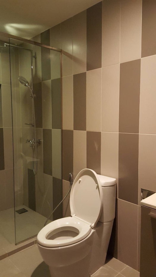 รูป Best Price 💗 ให้เช่า Teal Sathorn-Taksin ห้องสวย พร้อมเข้าอยู่ ตกแต่งเฟอร์ครบ ราคาดีมาก DS2481 | Line @Dstay - รูปที่ 6/7