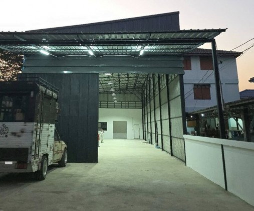 รูป ให้เช่าโกดังพร้อมออฟฟิศ  ซอยกรุงเทพกรีฑา 35 / พื้นที่โกดัง 240 ตารางเมตร / ที่ดิน 100 ตารางวา  / การเดินทางสะดวกมาก  - รูปที่ 1/8