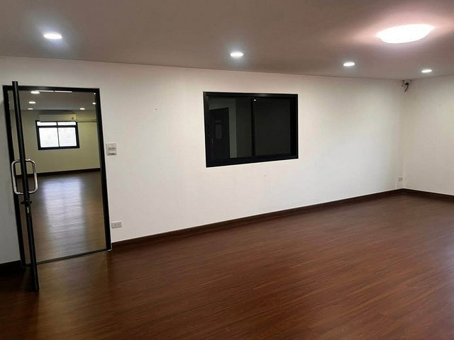 รูป HR3343ให้เช่าโกดังพร้อมออฟฟิศ 2 ชั้น – ทำเลโชคชัย 4 / สตรีวิทยา 2 พื้นที่ใช้สอยรวม 260 ตร.ม. | ประตูไฟฟ้า | กล้อง CCTV 13 ตัว (พร้อมทำธุรกิจทันที!) - รูปที่ 12/13