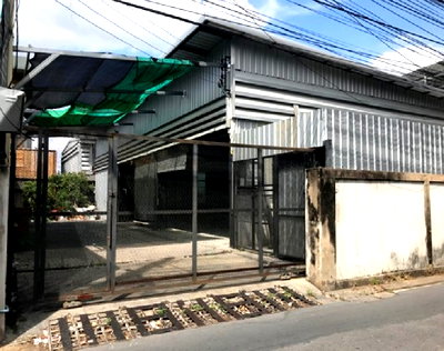 เช่าโรงงาน ยูเนี่ยน มอลล์ :  ให้เช่าโกดัง ทำเล ลาดพร้าว 35  / บนที่ดิน 95 ตารางวา พื้นที่ใช้สอยโกดัง 210 ตารางเมตร /ทำเลดี เข้าออก รัชดาภิเษก 32 ได้ / หกล้อ สิบล้อ เข้าออกได้