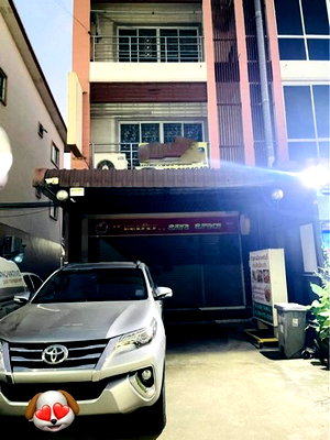 เช่าอาคารพาณิชย์ วิทยาลัยนานาชาติราฟเฟิลส์ : HR3341 ให้เช่าอาคารพาณิชย์ 3 ชั้น ตกแต่งสวย พร้อมทำธุรกิจ & อยู่อาศัย เข้า-ออกได้หลายทาง ใกล้ Mega Bangna