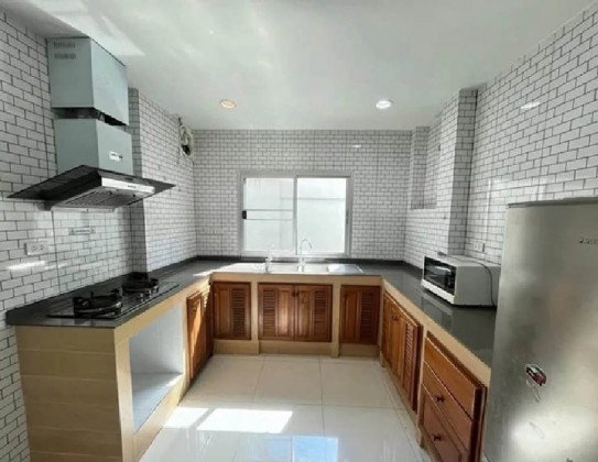 รูป  ให้เช่าบ้านเดี่ยว 2 ชั้น ทำเล ซอยลาดพร้าว 41 / ใกล้ รถไฟฟ้า สถานี ภาวนา / แอร์ 4 เครื่อง / เฟอร์นิเจอร์บางส่วน / อยู่อาศัย หรือ Home Office - รูปที่ 5/7