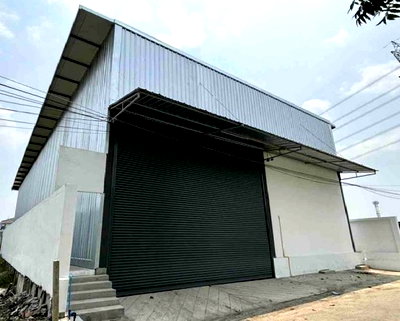 เช่าโรงงาน เซฟวัน โก ศรีสมาน :  ให้เช่าโกดัง พื้นที่ 300 ตารางเมตร ย่าน ศรีสมาน ดอนเมือง / ถนนเลียบคลองประปา ถนนติวานนท์ ใกล้ โรบินสันศรีสมาน / ใกล้ สนามบินดอนเมือง