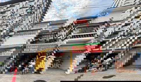 ขายโรงแรม ด่วน สุขุมวิท ซ.15  เนื้อที่ 24 ตารางวา มี 4 ห้องนอน 3 ห้องน้ำ