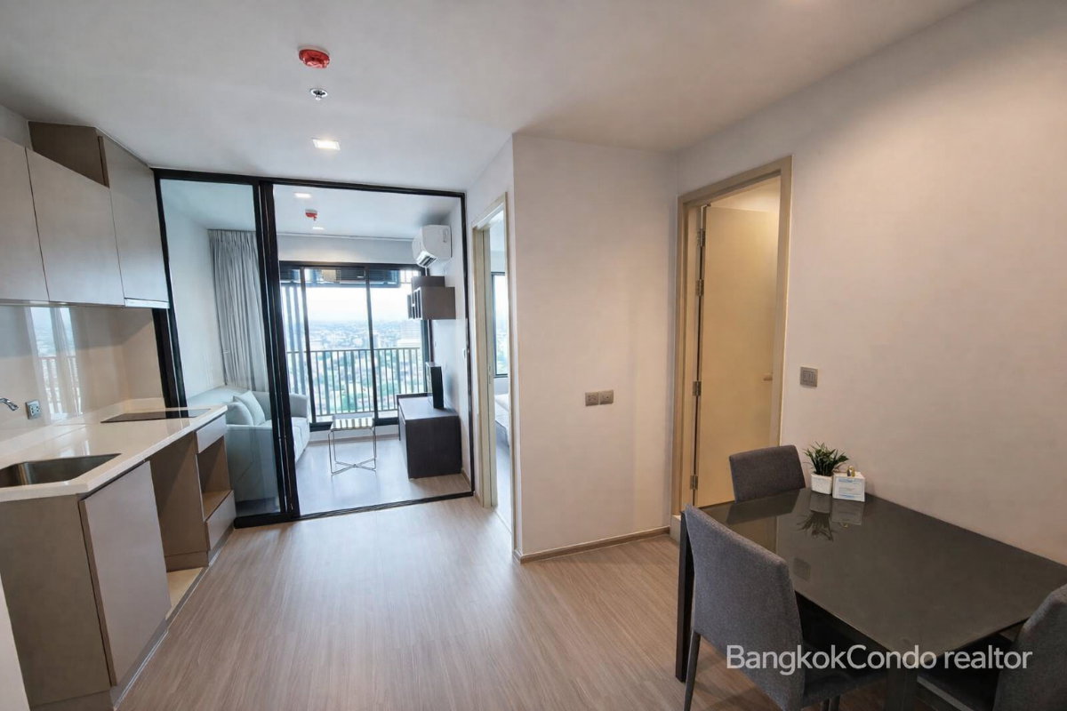 รูป 🍀🍀 Fully furnished💝 ให้เช่า📌 ไลฟ์ ลาดพร้าว (Line:@rent2022)✨ MRT พหลโยธิน✨พร้อมเข้าอยู่ ✨ A01421 - รูปที่ 5/10