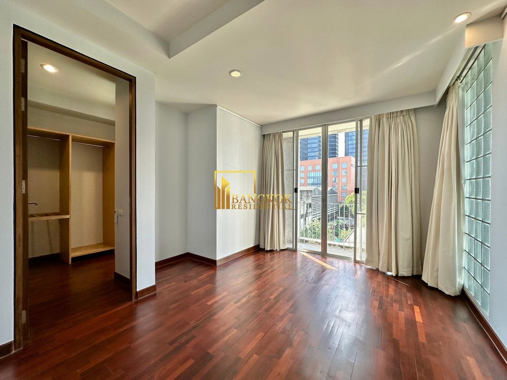 รูป Expansive 4 Bedroom Duplex Apartment For Rent in Thonglor - BR21050AP - รูปที่ 15/49