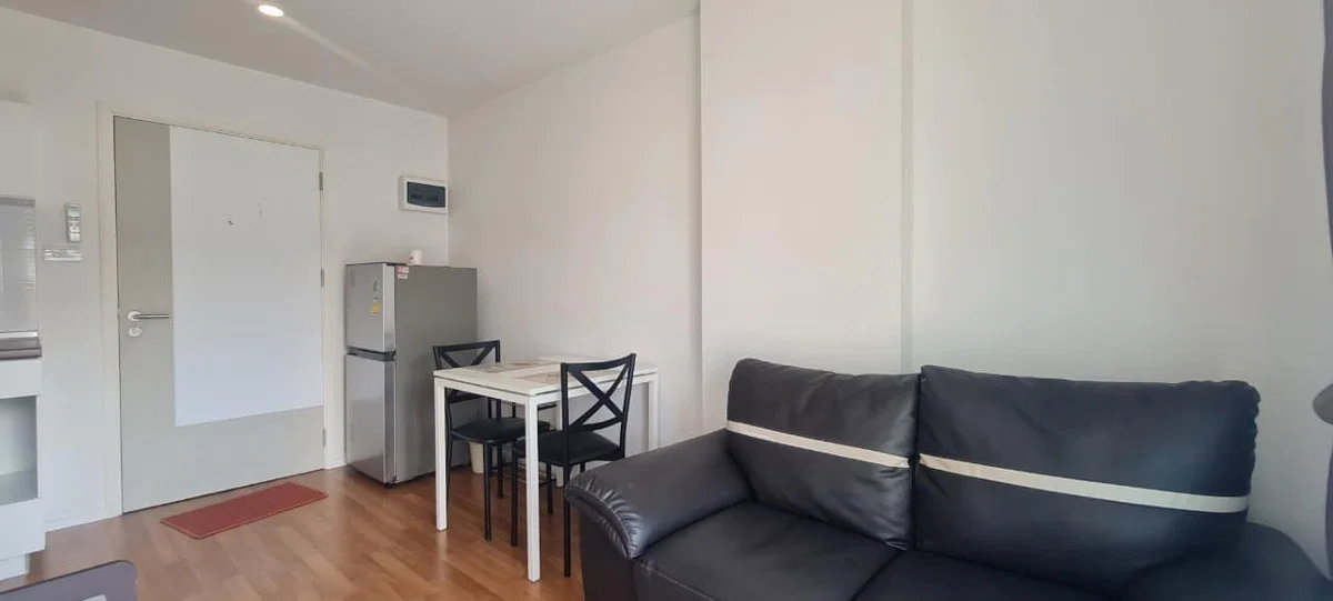 รูป ให้เช่าคอนโด ลุมพินี เพลส บางนา กม.3 ห้องสวย พร้อมเครื่องใช้ไฟฟ้าเฟอร์นิเจอร์ - รูปที่ 3/9