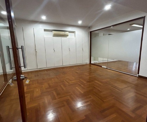รูป  ให้เช่าอาคารสำนักงาน / โชว์รูม 4 ชั้น ริมถนนกิ่งแก้ว (ริมถนน) /Renovate ใหม่ /เหมาะเป็นสำนักงาน , showroom , อื่น ๆ จดบริษัทได้ - รูปที่ 18/20