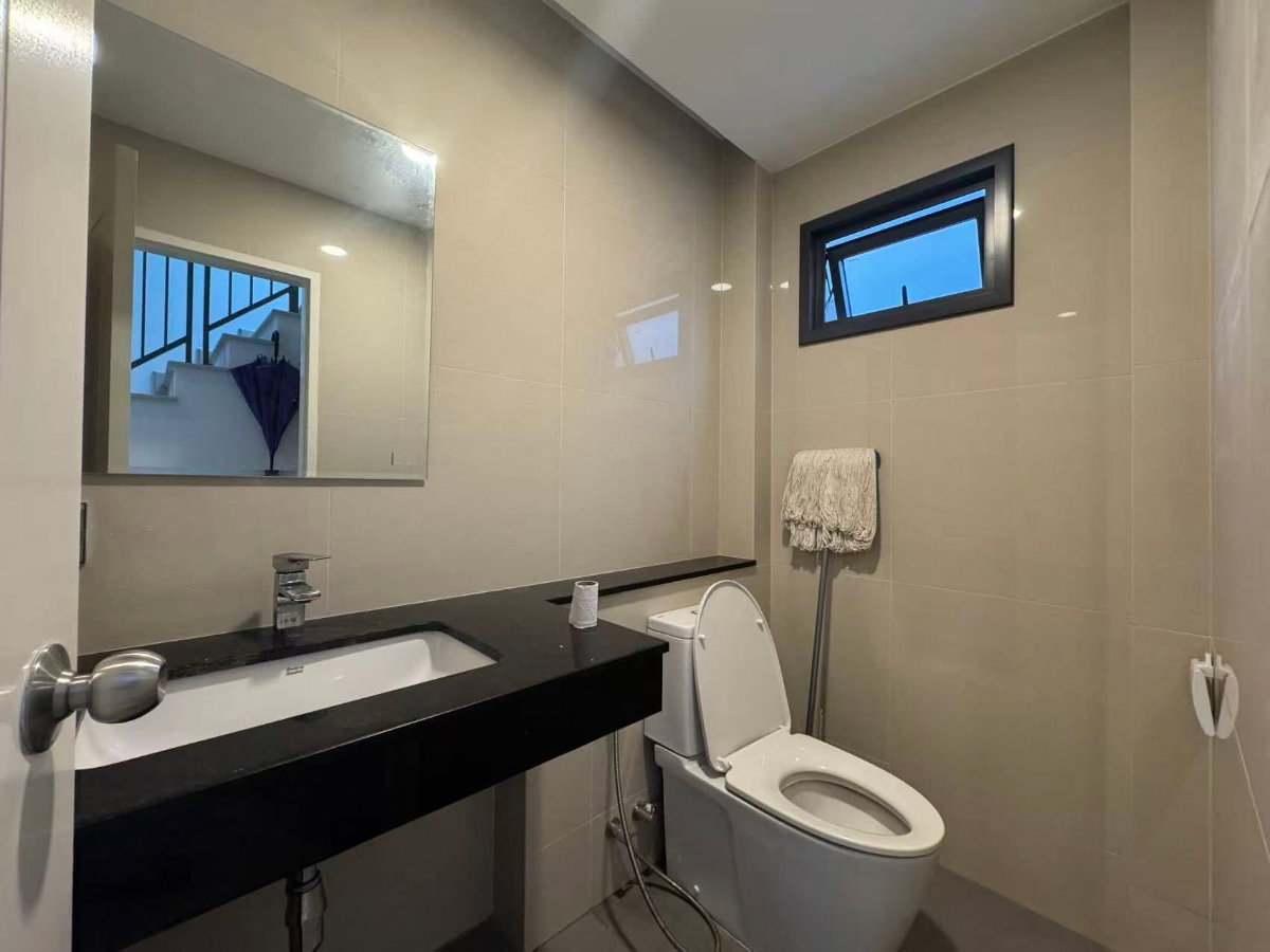 รูป บ้านทรงโมเดิร์น2ชั้นในโครงการภัททา พัทยา ใกล้โรงเรียนศรีสุวิช โรงโป๊ะ ตะเคียนเตี้ย - รูปที่ 15/16