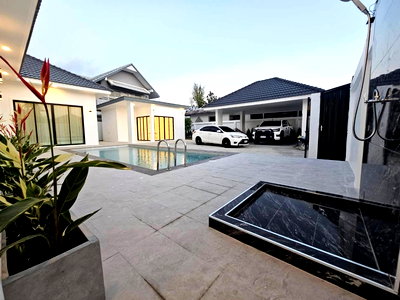 Houses for sale King Power Pattaya Complex : KT0339📲LineID @556ryccg🏡NewHouse Pornprapanimit14/5 near Raiwanasin market Land 492sqm 4 Bedroom 5 Bathroom Fully furnished🏊Swimming pool