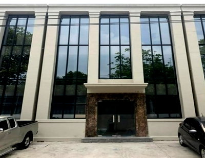 เช่าสำนักงาน วิทยาลัยดุสิตธานี :  ให้เช่าอาคารสำนักงาน 3 ชั้น พร้อมโกดัง / ทำเล อุดมสุข บางนา / ใกล้ BTS อุดมสุข / เหมาะหลากหลายธุรกิจ