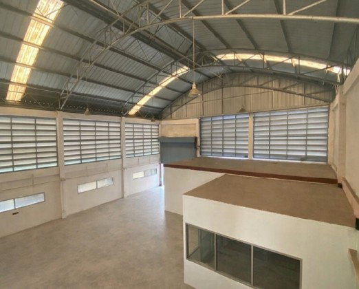 รูป ให้เช่าโกดัง พร้อมสำนักงานพร้อมห้องพักคนงาน /ทำเลคลอง 6 รังสิต – ปทุมธานี / ใกล้ มอเตอร์เวย์ คลองหลวง / รถใหญ่ เข้าออกได้ - รูปที่ 2/4