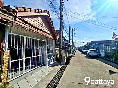 ทาวน์โฮม หาดแสงจันทร์ : ขาย | ทาวน์เฮ้าส์รีโนเวทใหม่ เขาน้อย ใกล้ The Chill ราคาคุ้ม พร้อมอยู่ 
