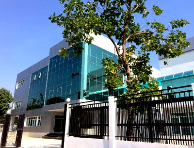 เช่าสำนักงาน เขตบึงกุ่ม : ให้เช่าอาคารสำนักงาน 3 ชั้น  ทำเลริมถนนเสรีไทย / เข้าซอย 100 เมตร / อาคารมีแอร์ / จอดรถได้กว่า 30 คัน / เหมาะเป็นสำนักงาน จดบริษัทได้