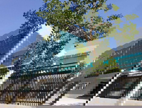 ให้เช่าอาคารสำนักงาน 3 ชั้น  ทำเลริมถนนเสรีไทย / เข้าซอย 100 เมตร / อาคารมีแอร์ / จอดรถได้กว่า 30 คัน / เหมาะเป็นสำนักงาน จดบริษัทได้