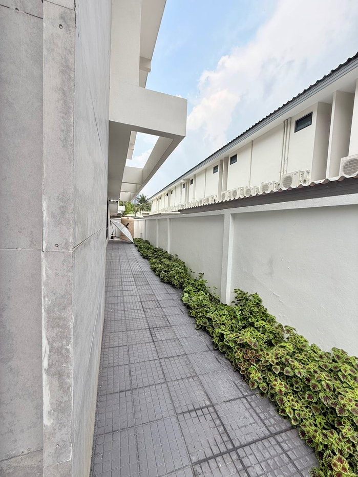 รูป ให้เช่าทาวน์โฮมหรูขนาดใหญ่ Klang Ni Was Sukhumvit 49 พื้นที่ใช้สอยกว้าง ทำเลใจกลางสุขุมวิท รายล้อมด้วยแหล่งไลฟ์สไตล์  - รูปที่ 4/21
