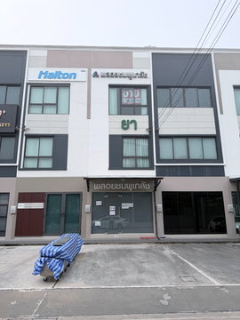 ขายอาคารพาณิชย์ 3 ชั้น โครงการ District รามอินทรา-จตุโชติ ทำเลดี เดินทางสะดวก ใกล้รร.นวมินทราชินูทิศ