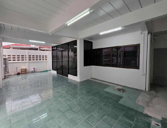 รูป  ให้เช่าบ้านเดี่ยว 2 ชั้น ย่านลาดพร้าว หมู่บ้าน ระเบียงทอง 4 ซอยนาคนิวาส 44 / ใกล้ทางด่วน ใกล้รถไฟฟ้า สถานีโชคชัย 4 /อยู่อาศ้ย หรือ Home Office  - รูปที่ 10/12