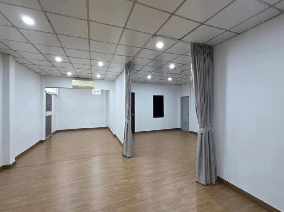 รูป  ให้เช่าบ้านเดี่ยว 2 ชั้น ย่านลาดพร้าว หมู่บ้าน ระเบียงทอง 4 ซอยนาคนิวาส 44 / ใกล้ทางด่วน ใกล้รถไฟฟ้า สถานีโชคชัย 4 /อยู่อาศ้ย หรือ Home Office  - รูปที่ 4/12