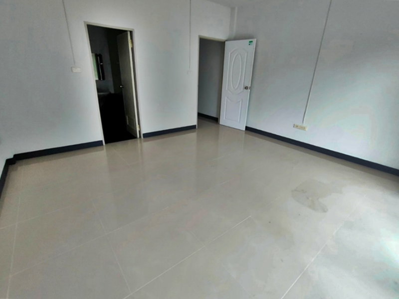 รูป ทาวน์เฮ้าส์ 2 ชั้น บ้านป่ากล้วย หมู่ 6 ถนนพหลโยธิน (ทล.1) ต. สันทราย อ.เมืองเชียงราย จ.เชียงราย (ราคา 1,200,000 บาท) - รูปที่ 4/10