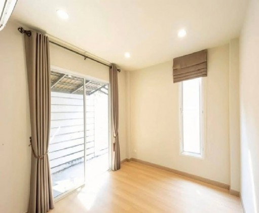 รูป ให้เช่าบ้านเดี่ยว 2 ชั้น โครงการ หมู่บ้าน บารานี เรสซิเดนซ์ คลองสาม / ห่าง ธรรมศาสตร์ รังสิต 15 นาที / บ้านสวยมาก / อยู่อาศัย - รูปที่ 8/12
