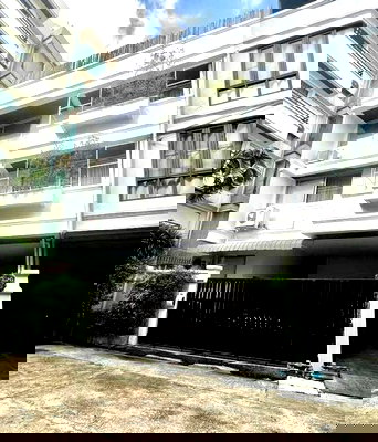 ทาวน์โฮม สวนเบญจสิริ : HR3350ขายทาวน์เฮ้าส์ 4 ชั้น สุขุมวิท 71 (ปรีดี 14) บ้านสวยปรับปรุงใหม่  ใกล้ BTS พระโขนง