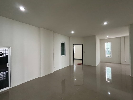 รูป ให้เช่าอาคารสำนักงาน 4 ชั้น ซอยพัฒนาการ 97  / แอร์ 3 เครื่อง (คนเช่าติดเพิ่มเองได้) / จอดรถ 5-6 คัน / เหมาะหลากหลายธุรกิจ จดบริษัทได้ - รูปที่ 12/23