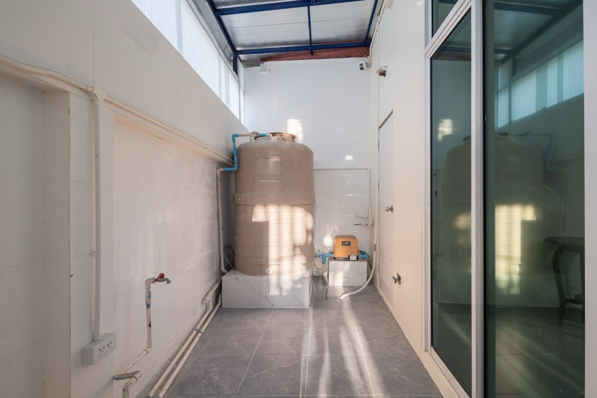 รูป ทาวน์โฮมทำเลลาดพร้าว พร้อมให้เช่า เฟอร์ครบ ใกล้รถไฟฟ้าทั้งสายสีเหลืองและสายสีส้ม 🚃 - รูปที่ 6/49