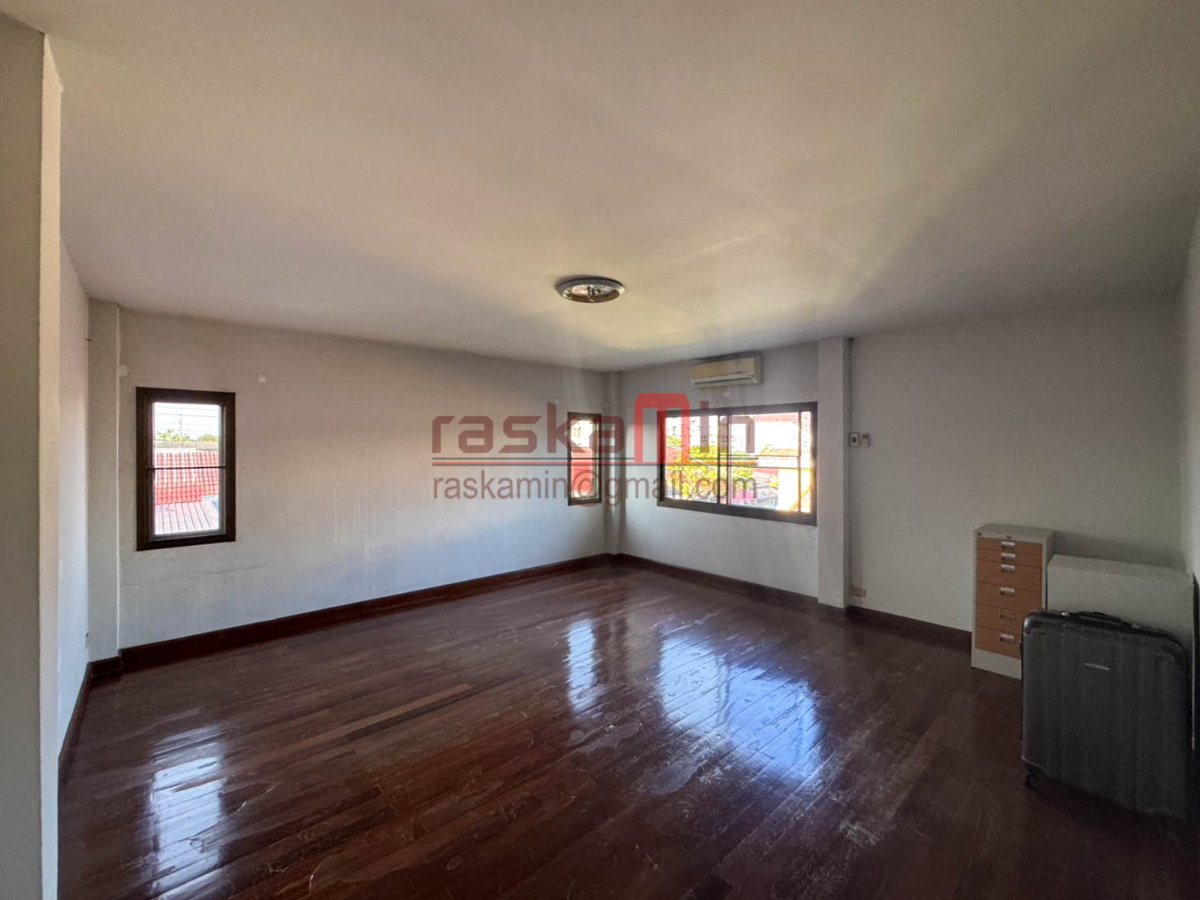 รูป บ้าน 2 ชั้น ขายที่ซอยสยามคันทรีคลับ – 5 ห้องนอน ราคาดีเพียง 6.5 ล้านบาท - รูปที่ 19/35