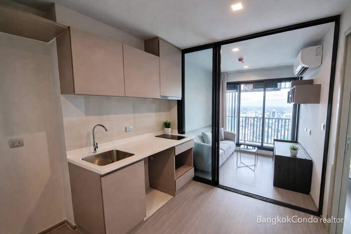 รูป 🍀🍀 Fully furnished💝 ให้เช่า📌 ไลฟ์ ลาดพร้าว (Line:@rent2022)✨ MRT พหลโยธิน✨พร้อมเข้าอยู่ ✨ A01421 - รูปที่ 8/10