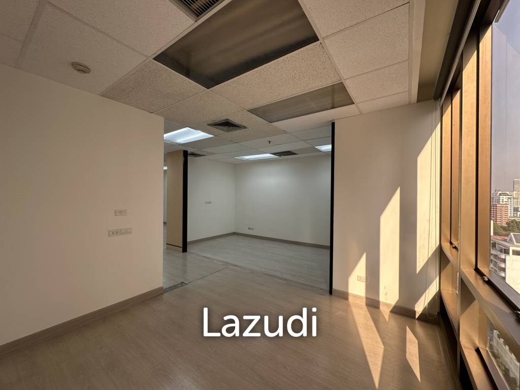 รูป 70.0 ตร.ม. ออฟฟิศสำหรับ เช่าใน คลองเตยเหนือ - รูปที่ 2/23