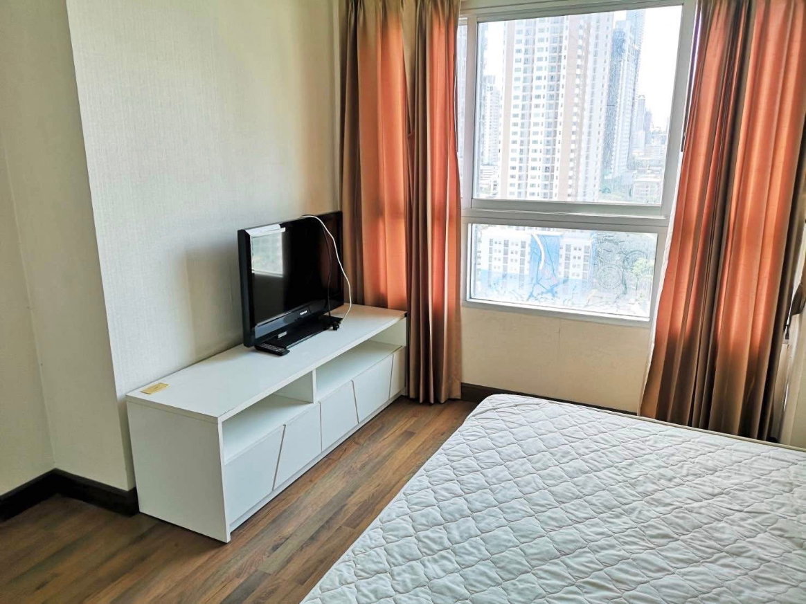รูป Best Price 💗 ให้เช่า Q House Sathorn ห้องสวยและใหญ่มาก ราคาดีสุดๆ เดินทางสะดวก พร้อมเข้าอยู่ | Code DS2306 Line : @Dstay - รูปที่ 2/8