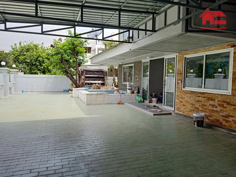 ให้เช่าบ้านเดี่ยว 2 ชั้น เนื้อที่ 99 ตารางวา 6 ห้องนอน 3 ห้องน้ำ แอร์ เฟอร์บางส่วนตกแต่งใหม่ ถนน พัฒนาการ เขตสวนหลวง ราคาเช่า 35,000 บ/ด