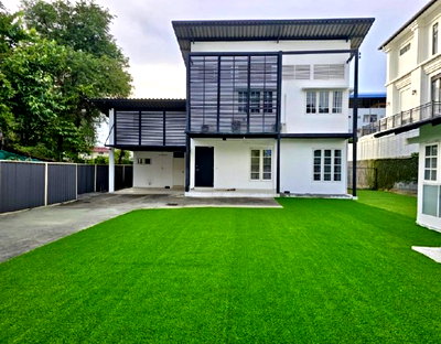 เช่าโฮมออฟฟิศ ถนนประเสริฐมนูกิจ :  ให้เช่าบ้านเดี่ยว 2 ชั้น / Home Office ซอยรามอินทรา เข้าซอยไม่ลึก  / ปากซอยรถไฟฟ้า เดินได้ / จอดรถได้ 7 คัน แอร์ทั้งหลัง / เหมาะหลากหลายธุรกิจ