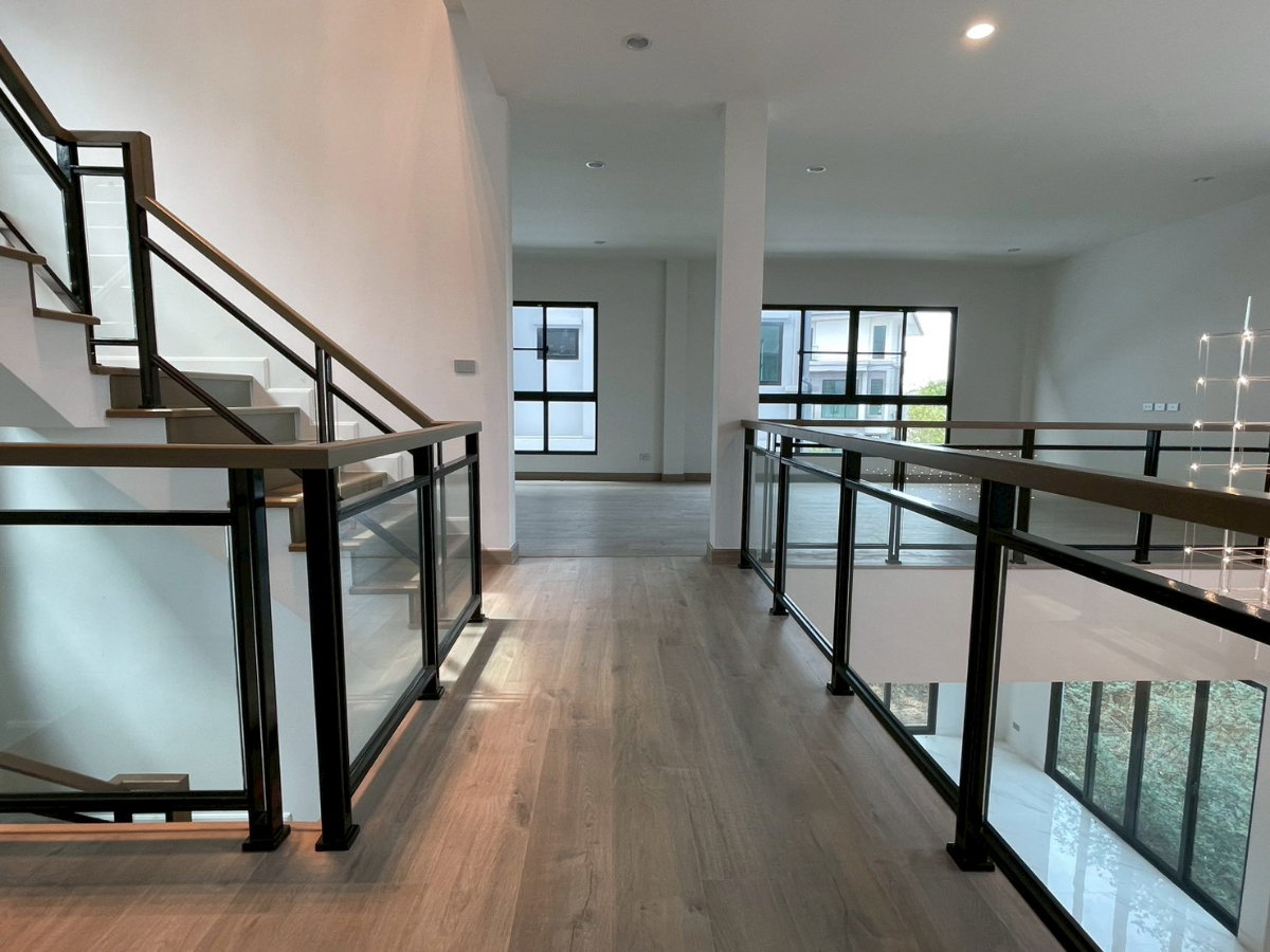 รูป ขายบ้านเดี่ยว 3 ชั้น หลังมุม ศุภาลัย เอเลแกนซ์ พหลโยธิน 50 ถนนเทพรักษ์ ติดถนนใหญ่ไม่ต้องเข้าซอย #LB07 – 001184 - รูปที่ 11/26