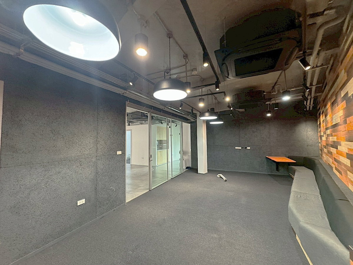 รูป พื้นที่ร้านค้าสภาพดี ริมถนนสุขุมวิท เหมาะทำธุรกิจ คลินิค สปา โชว์รูมสินค้า ** NO CO-AGENT ** - รูปที่ 4/9