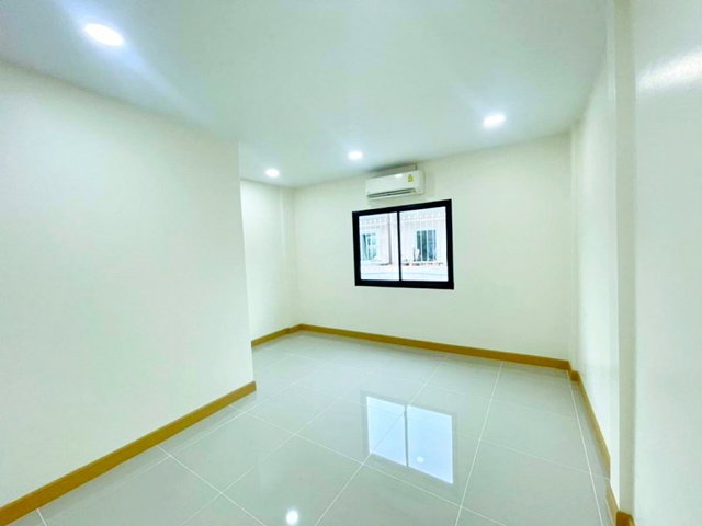 รูป BITECบางนา ทาวน์โฮม 2ชั้น 2นอน BTS บางนา 780ม. BTS อุดมสุข 800ม. 2น้ำ ใกล้ม.เซาธ์อีสท์บางกอก 300 ม. 21 ตร.ว.170 ตร.ม. - รูปที่ 3/8